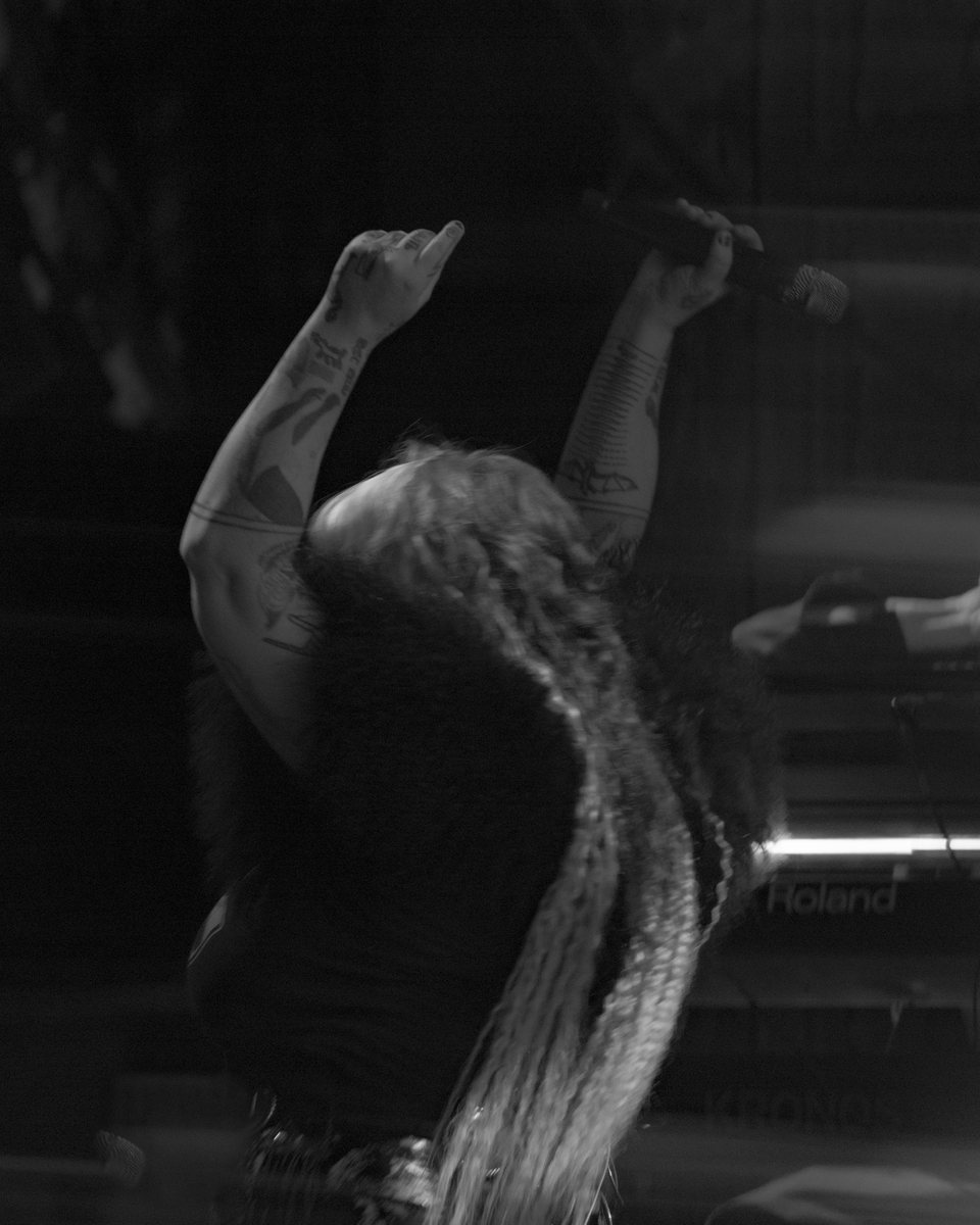 Hiatus Kaiyote at the Forum, frame 23