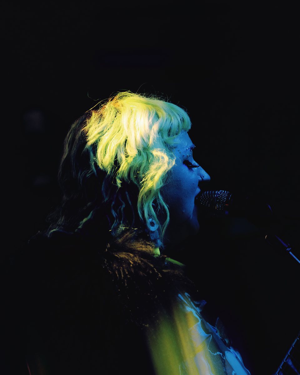 Hiatus Kaiyote at the Forum, frame 30