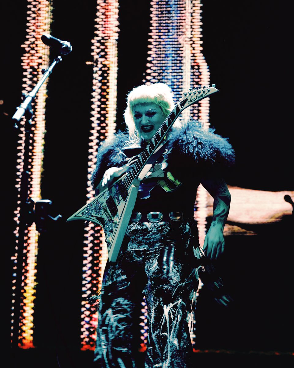 Hiatus Kaiyote at the Forum, frame 18