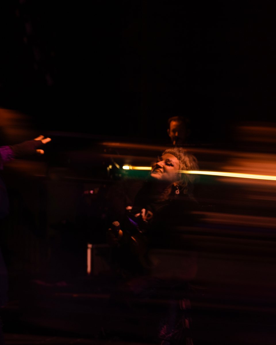 Hiatus Kaiyote at the Forum, frame 1
